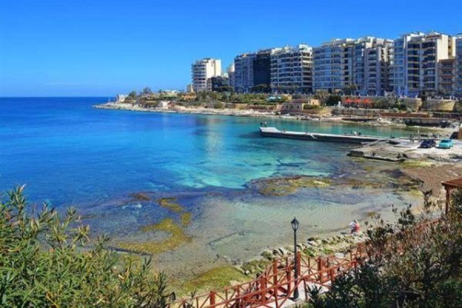 Seaview Apartment In Fort Cambridge, Sliema Exterior photo
