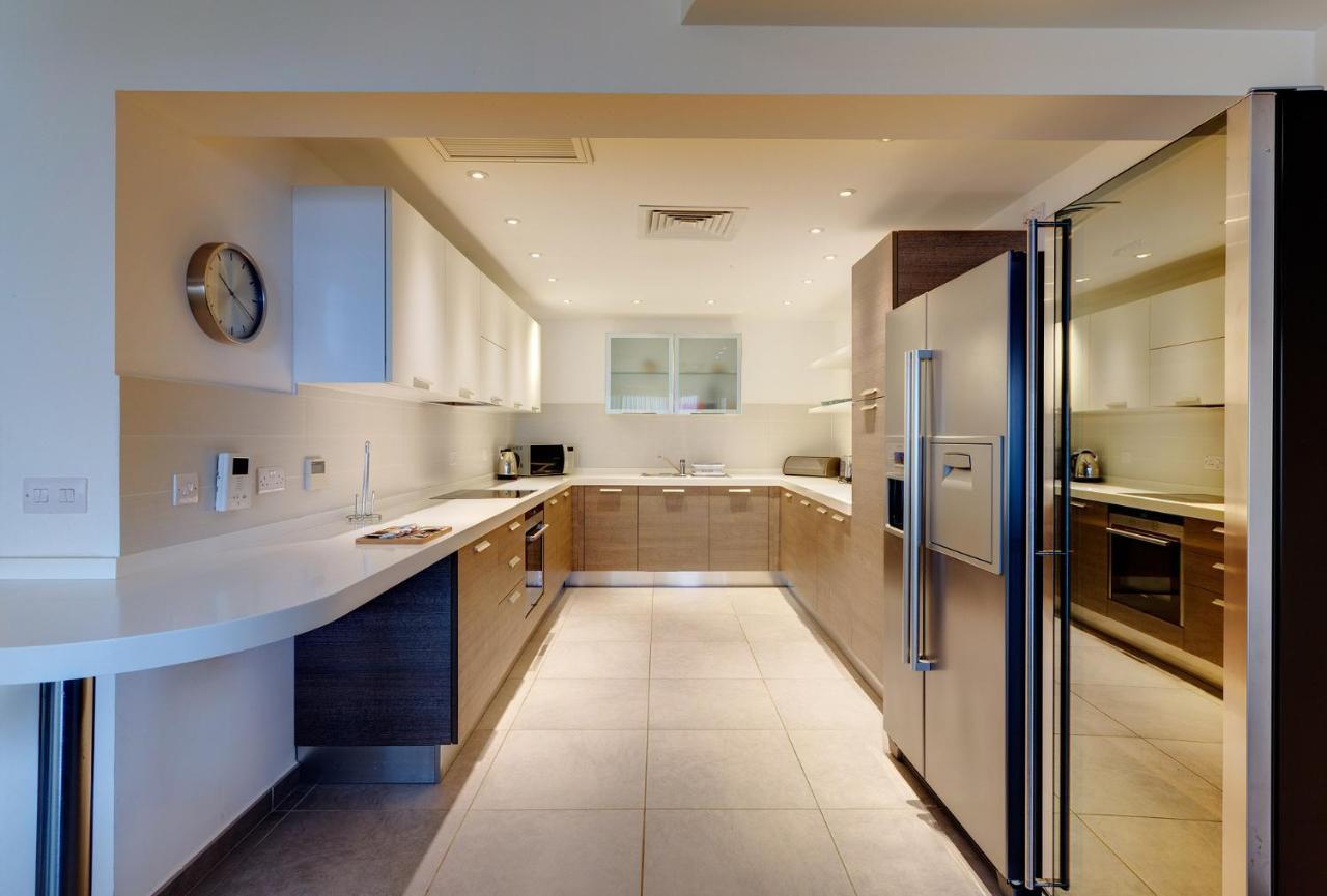 Seaview Apartment In Fort Cambridge, Sliema Exterior photo