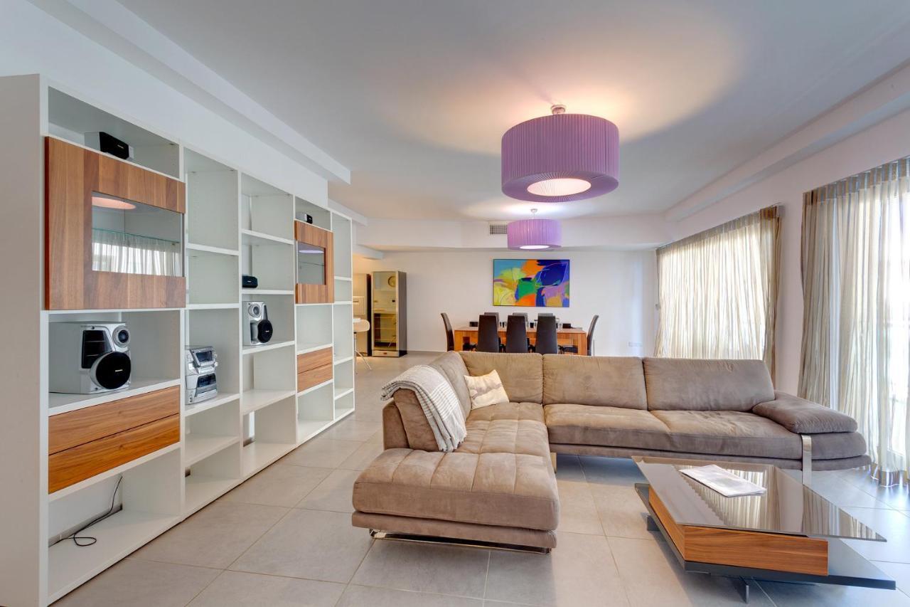 Seaview Apartment In Fort Cambridge, Sliema Exterior photo